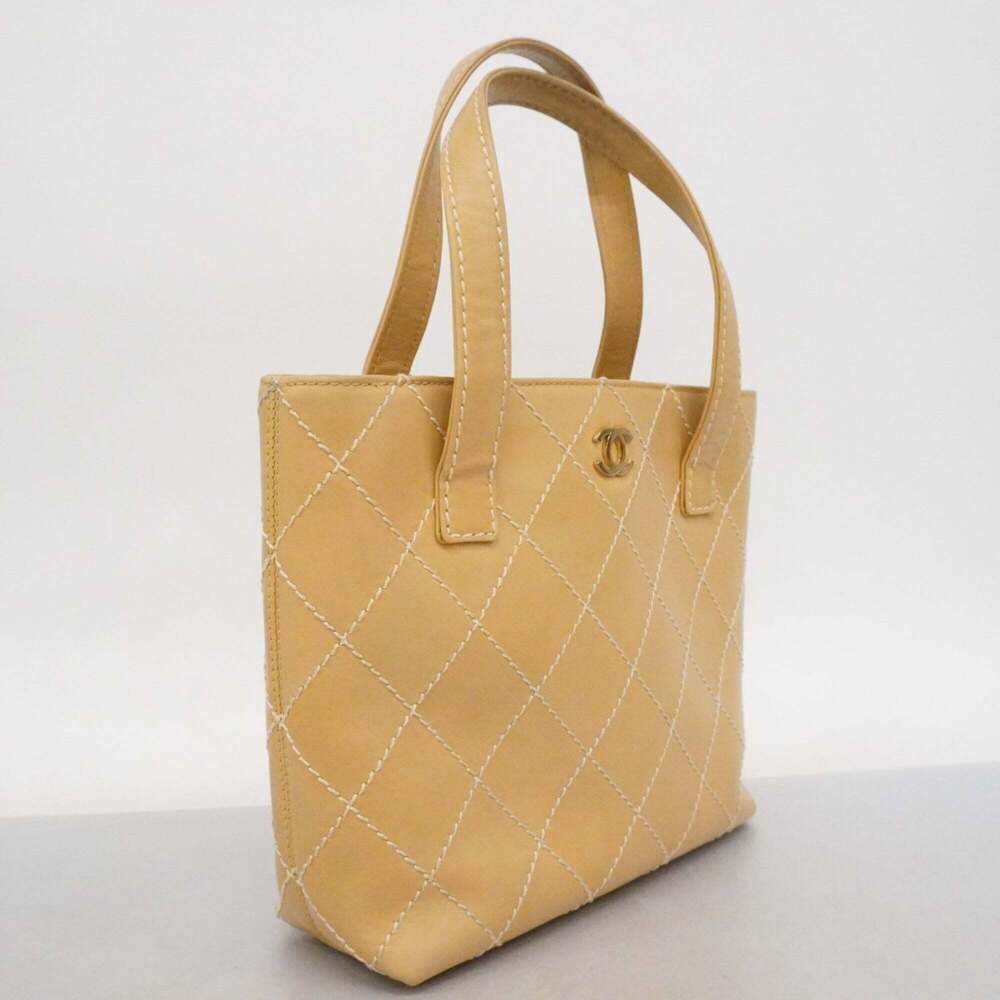 CHANEL Cream Lambskin Leather Tote Bag - Picture 2 of 14